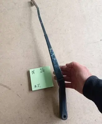 Citroen Berlingo Front wiper blade arm 698988787