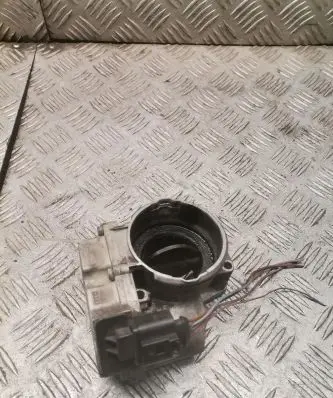 Volkswagen Golf V Throttle valve 03g128063v