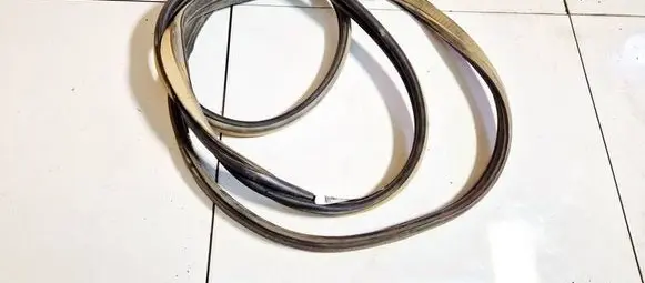 Ford Fusion Trunk rubber seal (body) 