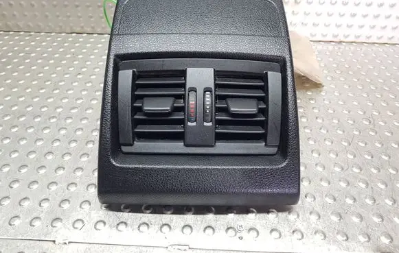 BMW 3 F30 F35 F31 Rear air vent grill S26371260 9207326 9207330