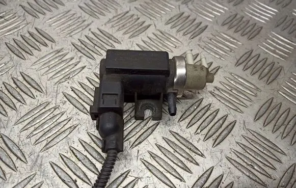 Skoda Octavia Mk1 (1U) Valve vacuum 1J0906627A