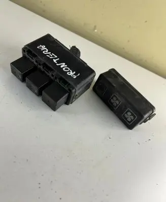 Opel Frontera B Relay mounting block 8971807940 ACB82201