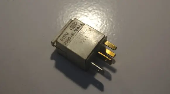 Ford Mondeo MK II Other relay 93BG13L028AA