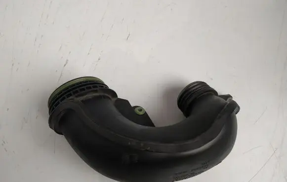 BMW i8 Air intake hose/pipe 7540689