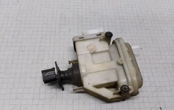 Volkswagen PASSAT B4 Central locking motor 357862153H