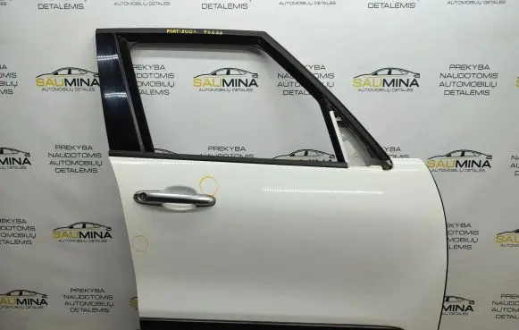 Fiat 500L Front door