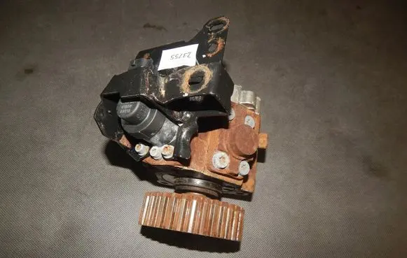 Ford Focus Fuel injection high pressure pump 0445010102