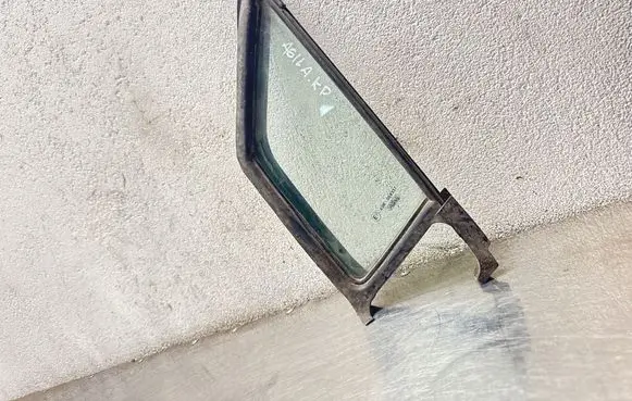 Opel Agila B Front door vent window glass four-door 43R004337