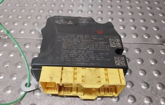 Mercedes-Benz C W205 Airbag control unit/module A2059006537