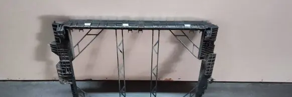 Volvo XC90 Radiator mount bracket 31657685