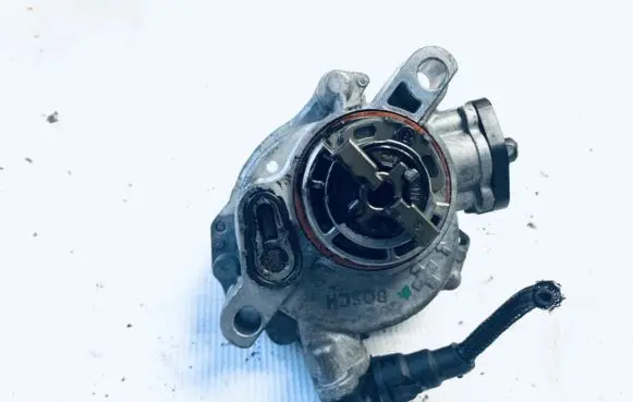 Opel Combo E Vacuum pump 9804021880
