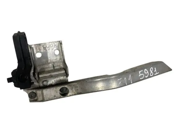 BMW 5 F10 F11 Radiator mount bracket 7186513