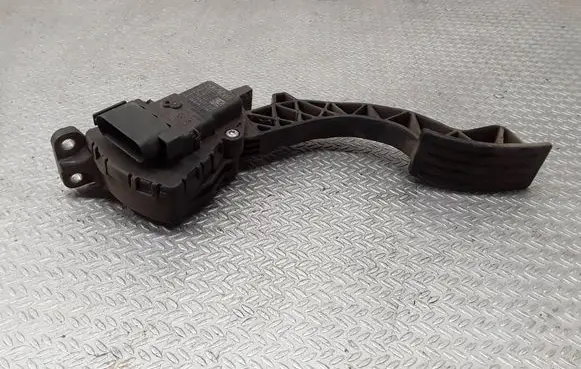 Volvo V50 Accelerator throttle pedal 4M519F836AH 6PV00864101