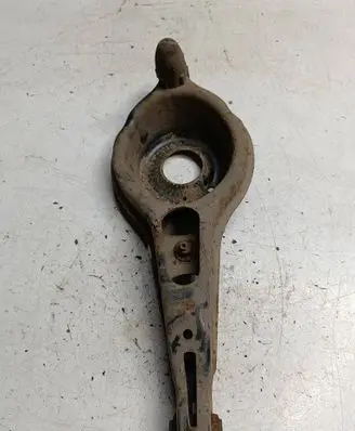 Volvo V40 Rear control arm 1sd981