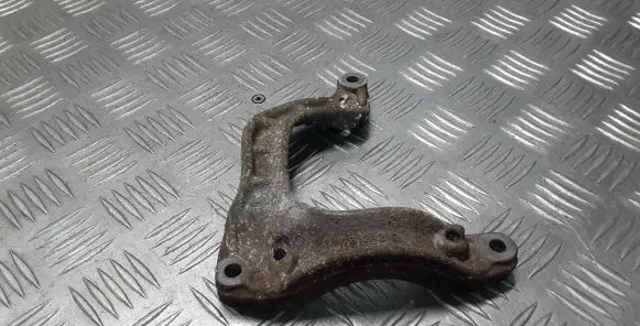 Mitsubishi Outlander A/C compressor mount bracket 7813A218