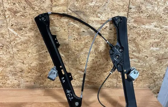 BMW 5 E60 E61 Front window lifting mechanism without motor 7075667 7034351