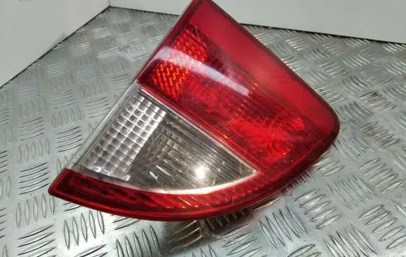 Volkswagen Sharan Tailgate rear/tail lights 7M5945094
