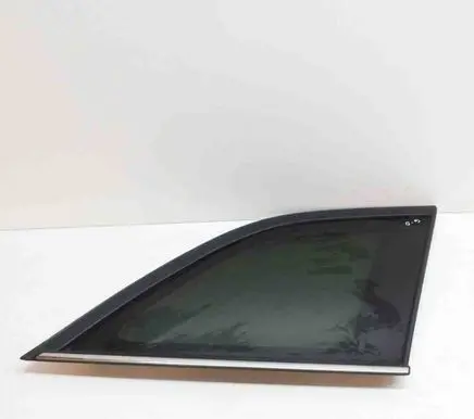 Chrysler Pacifica Rear side window GGM934