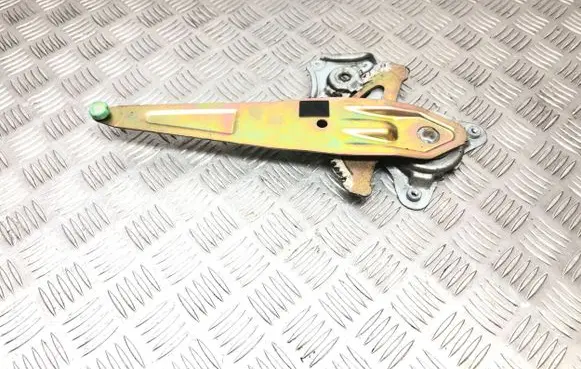 Toyota RAV 4 (XA20) Rear door manual window regulator 