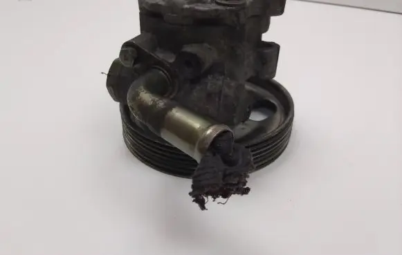 Ford Fusion Power steering pump 236C3A696