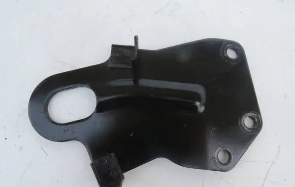 Volvo XC90 Muffler mount bracket/holder 