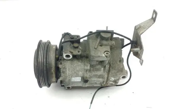 Volkswagen PASSAT B5.5 Air conditioning (A/C) compressor (pump) 8D0260808