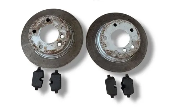 BMW 1 E81 E87 Brake discs and calipers set 