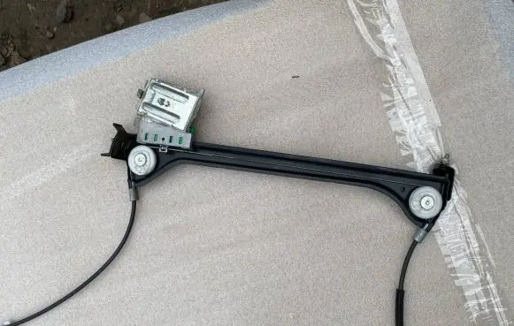 Mercedes-Benz SLK R171 Front door electric window regulator A1717200446 1717200446