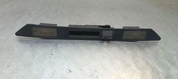 Audi Q7 4L Trunk door license plate light bar 4L0827574