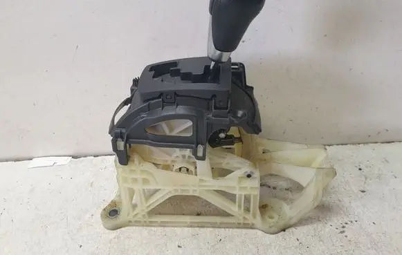 Mazda CX-5 Gear shifter/selector KD3146100