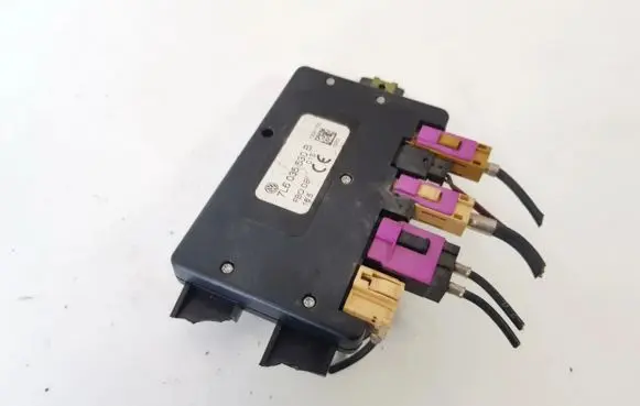 Volkswagen Touareg I Antenna control unit 7l6035530b 12041700
