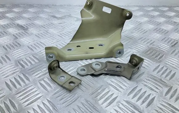 Skoda Kamiq Fender mounting bracket 658821227A 654821149A 654821431