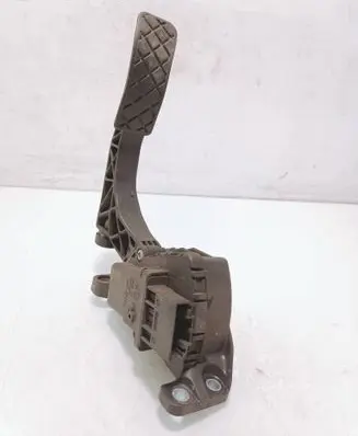 Audi A6 S6 C6 4F Accelerator throttle pedal 4F1723523B 002728 100407