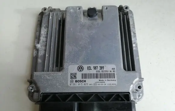 Volkswagen PASSAT B6 Engine control unit/module 03L907309 0281015029