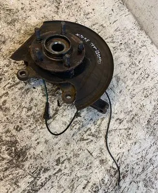 Nissan Juke I F15 Front wheel hub