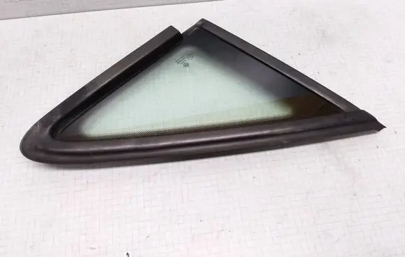 Volkswagen Touran I Front triangle window/glass 43R00048