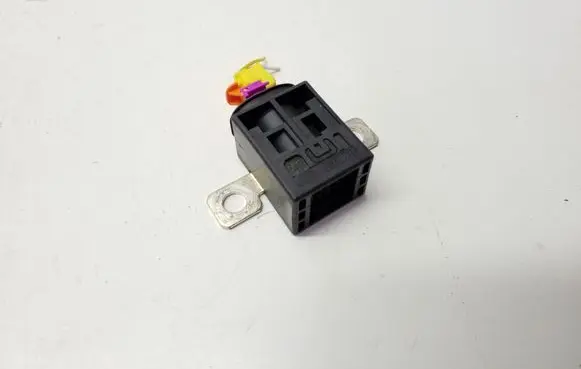 Audi Q7 4L Battery relay fuse 4F0915519