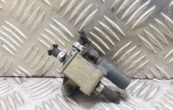 Volkswagen Golf IV Turbo solenoid valve 028906283N