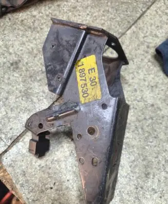 BMW 3 E30 Brake pedal bracket assembly 1897530