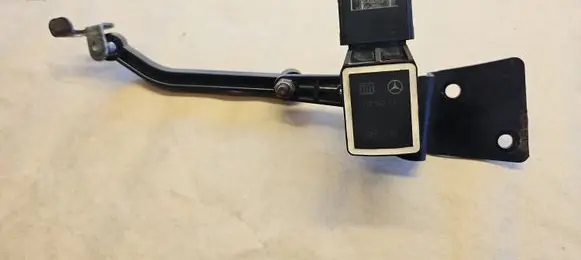 Mercedes-Benz GL X164 Air suspension front height level sensor A0105427717 A1643280140 A1643200532