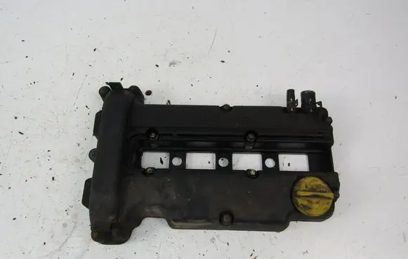 Opel Corsa C Rocker cam cover 