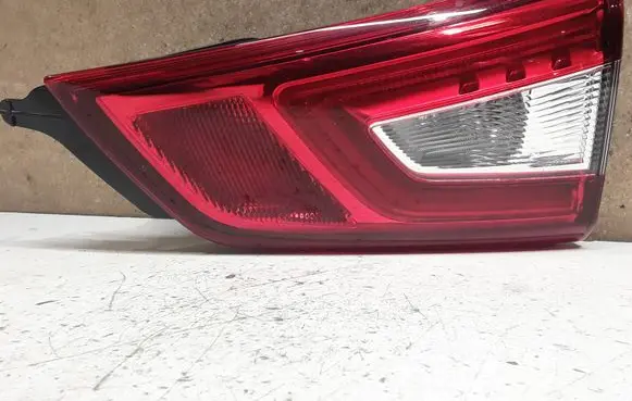 Nissan Qashqai Tailgate rear/tail lights 265504EA5C 265504EA5B