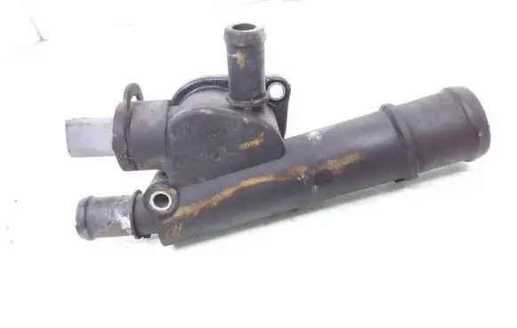 Volkswagen Touran I Engine coolant pipe/hose 038121132D