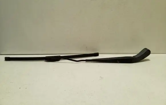Volvo S60 Front wiper blade arm 8624243 9484616