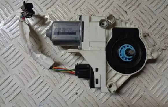 Skoda Yeti (5L) Front door window regulator motor 8K0959812