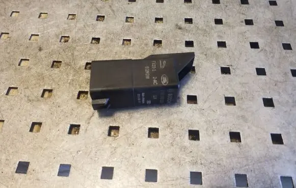 Jaguar XF X260 Glow plug pre-heat relay FX23189E2AC