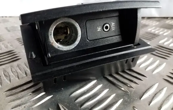 BMW X3 E83 AUX in-socket connector 3428288