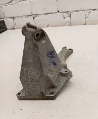 Mercedes-Benz CL C215 Engine mounting bracket A1372230404