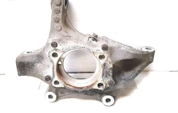 Hyundai Santa Fe Front wheel hub spindle knuckle