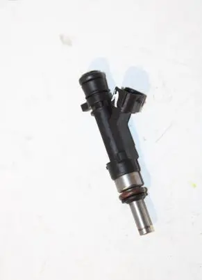 Audi A6 S6 C6 4F Fuel injector 06E133551 0280158053